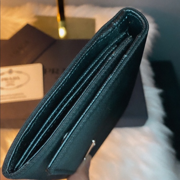 PRADA Wallet - Picture 3 of 12